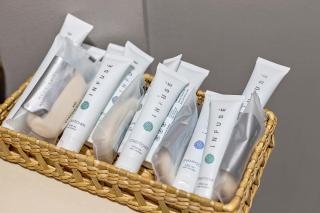 Sleeps 5 near ferry, train to Boston and downtown 3br apartment - 4