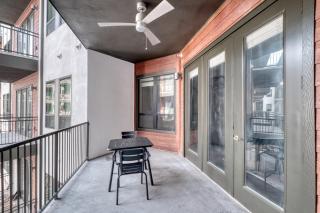 Domain 2br w gym pool wd nr restaurants ATX-175 - 5