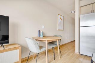 Queen Anne 1BR w Gym WD Lounge Roof SEA-308 - 5