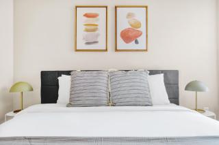 Queen Anne 1BR w Gym WD Lounge Roof SEA-308 - 1
