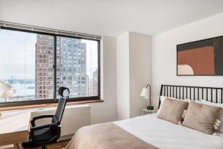 UES 2br w elevator doorman gym nr Central Park NYC-1072 - 5