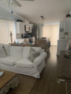 Island hideaway with boat slip (perfectly located between Flagler & Canal) - New Smyrna Beach - 3