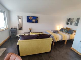 Bumble Bee Cabin - Bootle - 8