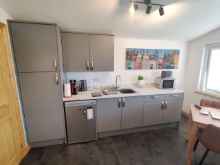 Bumble Bee Cabin - Bootle - 7