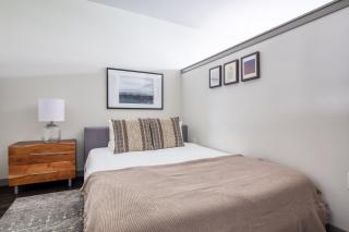 S Lake Union 1BR w Gym WD Space Needle view SEA-164 - 4