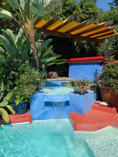 "La Villa Bali", en Bord de Mer à 5 mn des plages avec Piscine à cascade, Grand extérieur unique sur le thème de Bali - Six-Fours-les-Plages - 9