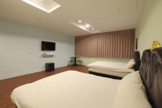 Bears Line B&B train station - 3