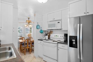 Oleander Hideaway Waterfront Home - 8