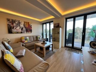 Avella "Sundowner" mit Meerblick, Innenpool und eigener Wallbox - Binz - 8