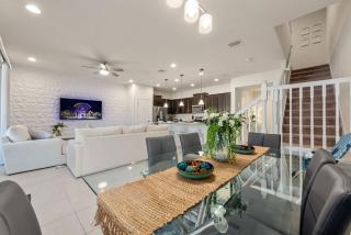 Windsor Resort 5BD/5BH Home Pool/BBQ Near Disney - 6