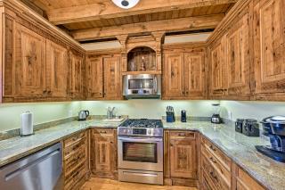 Hot Tub and Fire Pit Getaway Near Nantahala Gorge! - Franklin - 1