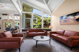 Pineapple House - 6