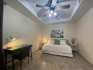 Quiet 2BR 2BA, Laundry, Wi-Fi, Near Shops & Restos - McAllen - 1