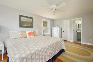 Poppys Pond: Pondfront Cape Home with A/C Wifi - 2