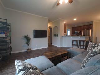 Luxury cottage near lake Belton - WiFi A/C - 1