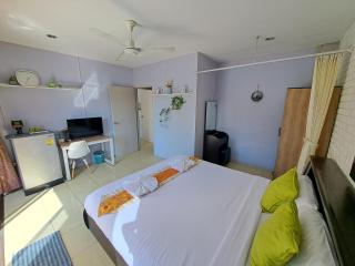 Lily Holiday hotel 百合假日酒店 - Patong - 4