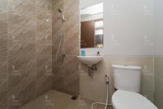 RedLiving Apartemen Transpark Juanda - Kamarku Tower Jade with Netflix - Bekasi - 4