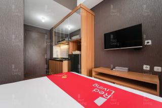 RedLiving Apartemen Transpark Juanda - Kamarku Tower Jade with Netflix - Bekasi - 3