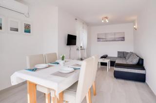 Apartment Julija Rogoznica, 20m from the beach - 7