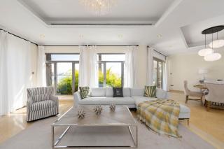 Maison Privee - Exclusive Villa with Private Pool, Garden & Beach - Dubai - 4