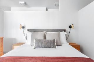 S Boston studio w Gym WD by Seaport on D BOS-351 - 2