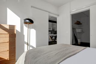 2B w WD Gym Rooftop Steps from T stop BOS-532 - 1