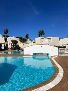 Red Hibiscus Corralejo iRent Fuerteventura - 9