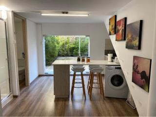 Modern City Center Appartment Saripolou - 0