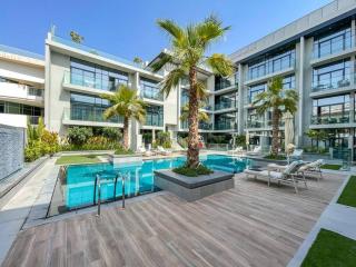 Eclectic Studio with Terrace in Oxford Blvd JVC - Dubai - 6