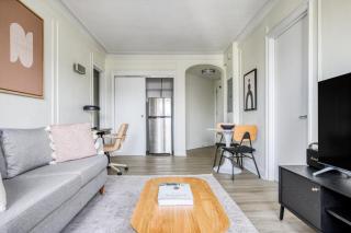 Gold Coast 1BR w Doorman Gym 2 blocks to L CHI-550 - 8