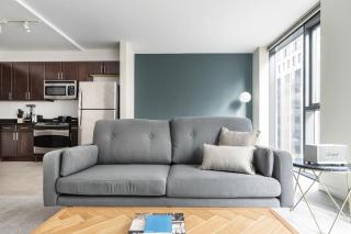 Loop 1BR w Pool Gym nr the L Riverwalk CHI-242 - 9