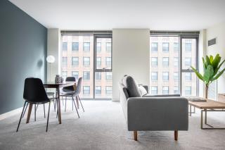 Loop 1BR w Pool Gym nr the L Riverwalk CHI-242 - 7