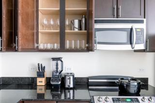Loop 1BR w Pool Gym nr the L Riverwalk CHI-242 - 5