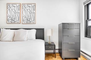 Gold Coast 1BR w Doorman Gym 2 blocks to L CHI-551 - 2