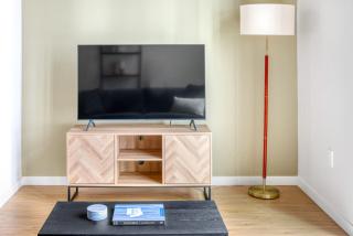 Downtown 1BR w Gym WD BBQ nr Dining Shops SEA-401 - 9