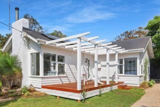 Soak up Sorrento The Perfect Coastal Getaway - 0