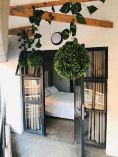 Dream Abodes at Cozy Craftmans Ship, Maboneng - Johannesburg - 0