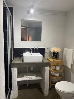 Dream Abodes at Cozy Craftmans Ship, Maboneng - Johannesburg - 5