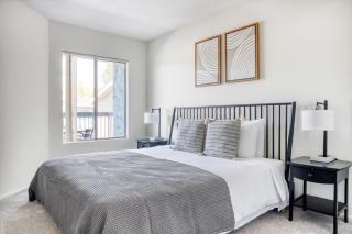 Pasadena 1BR w Gym Pool nr Colorado Ave LAX-862 - 2