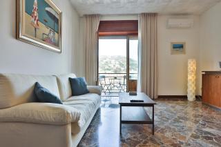 GuestHost - Salerno Irno Bright Apartment - 4