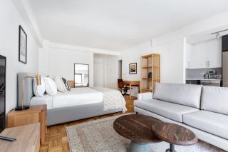 Midtown E Studio w WD nr Central Park NYC-530 - 8