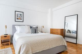 Midtown E Studio w WD nr Central Park NYC-530 - 3