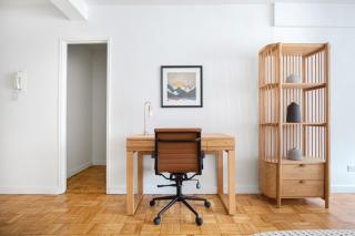 Midtown E Studio w WD nr Central Park NYC-530 - 2