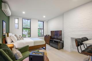 E Village Studio w renovated virtual doorman NYC-316 - 0