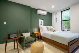 E Village Studio w renovated virtual doorman NYC-316 - 9