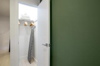 E Village Studio w renovated virtual doorman NYC-316 - 2