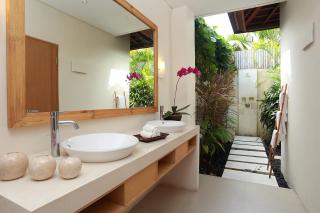 Villa Bali Asri Batubelig - Seminyak - 3