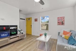 Recently Renovated E Austin Duplex and Free Parking - Austin - 1