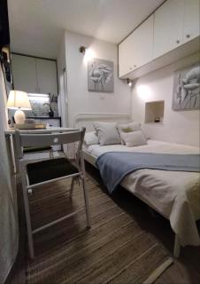 Tiny Studio in City Center Stone House - 3