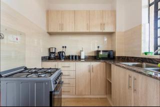 Corner Apt with Self check in. - 5